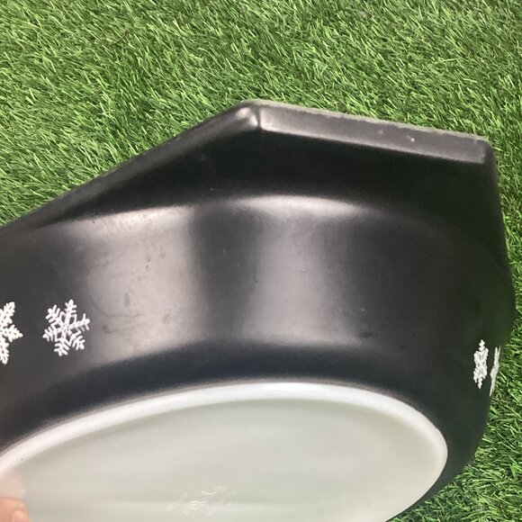 Vintage Pyrex Black Snowflake Oval Divided Serving Dish w/ Lid 1½ Qt. - Picture 7 of 16